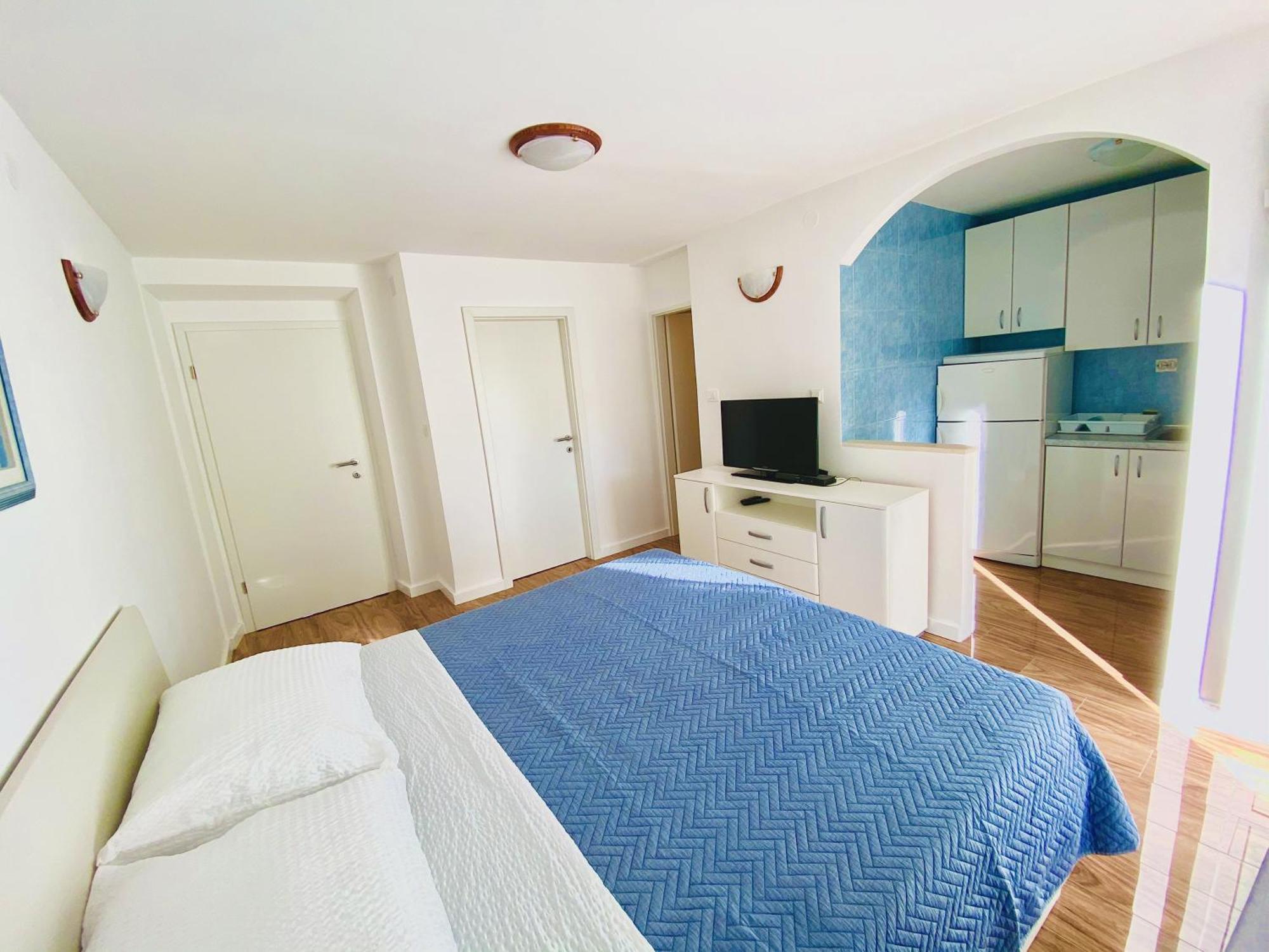 Apartments By The Sea Postira, Brac - 2928 الغرفة الصورة